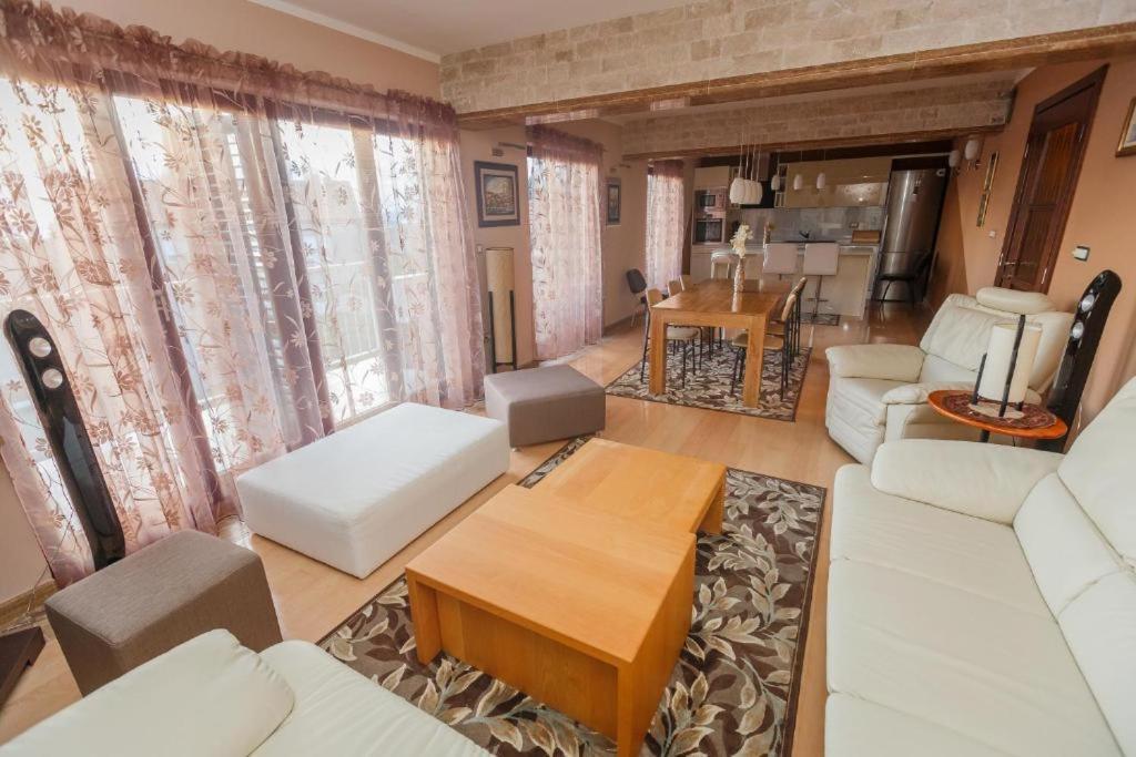 Luxury Apartments Near Bacvice Beach Split Buitenkant foto